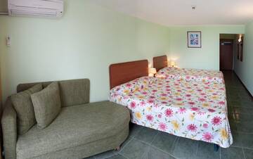 Фотографии Отель Hotel Malibu г. Албена (Болгария) №3 Фото Отель Hotel Malibu г. Албена 3