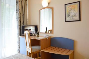 Фото номера Двухместный номер эконом-класса (для 2 взрослых) Отель Hotel PrimaSol Ralitsa Superior г. Албена 3