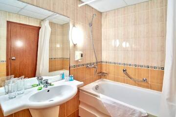 Фото номера Двухместный номер с 1 кроватью или 2 отдельными кроватями Отель Hotel Laguna Garden г. Албена 4